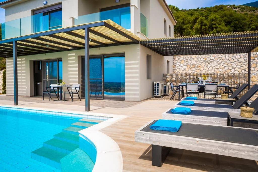 New Villa Blue With Private Pool At Trapezaki Livathos  外观 照片
