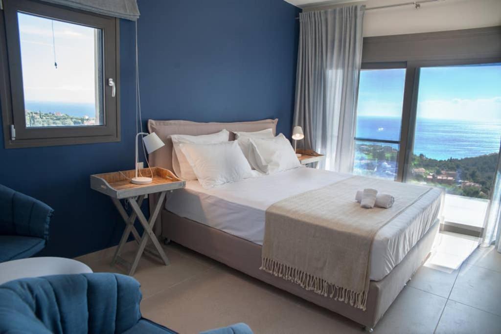 New Villa Blue With Private Pool At Trapezaki Livathos  外观 照片