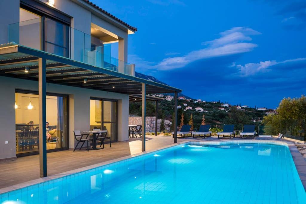 New Villa Blue With Private Pool At Trapezaki Livathos  外观 照片