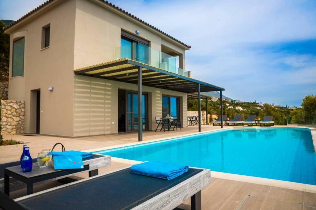 New Villa Blue With Private Pool At Trapezaki Livathos  外观 照片