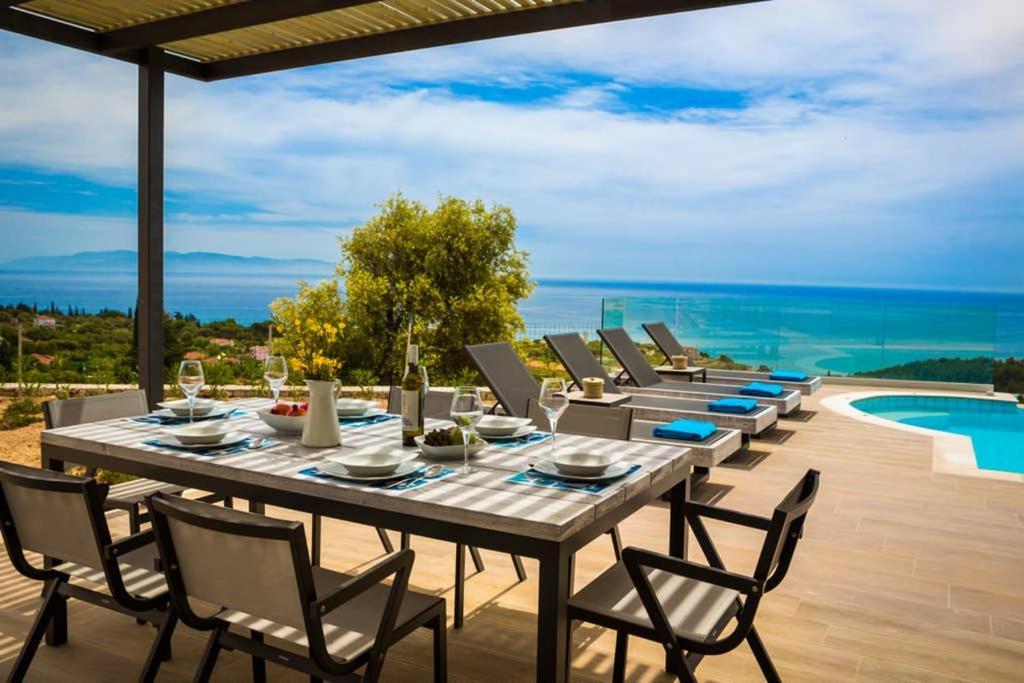 New Villa Blue With Private Pool At Trapezaki Livathos  外观 照片