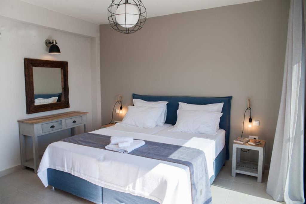 New Villa Blue With Private Pool At Trapezaki Livathos  外观 照片