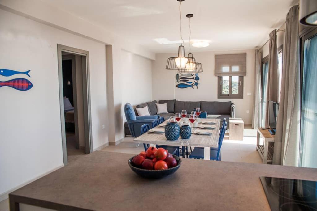New Villa Blue With Private Pool At Trapezaki Livathos  外观 照片
