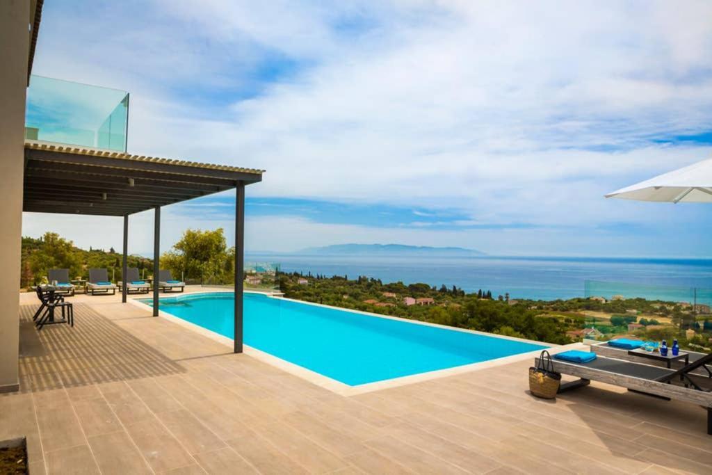 New Villa Blue With Private Pool At Trapezaki Livathos  外观 照片