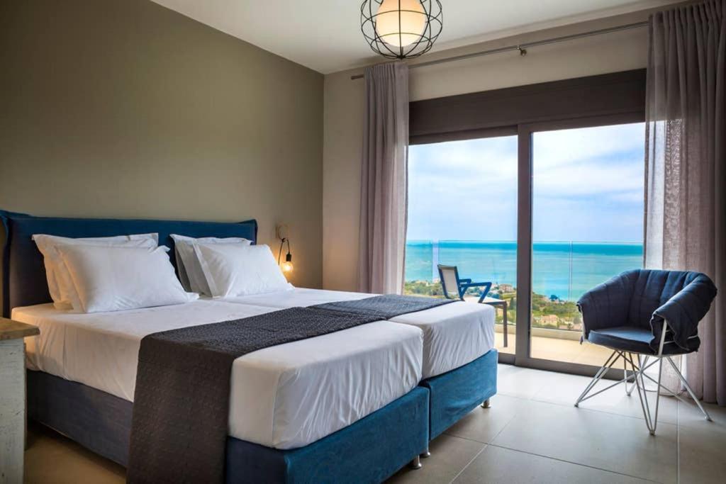 New Villa Blue With Private Pool At Trapezaki Livathos  外观 照片